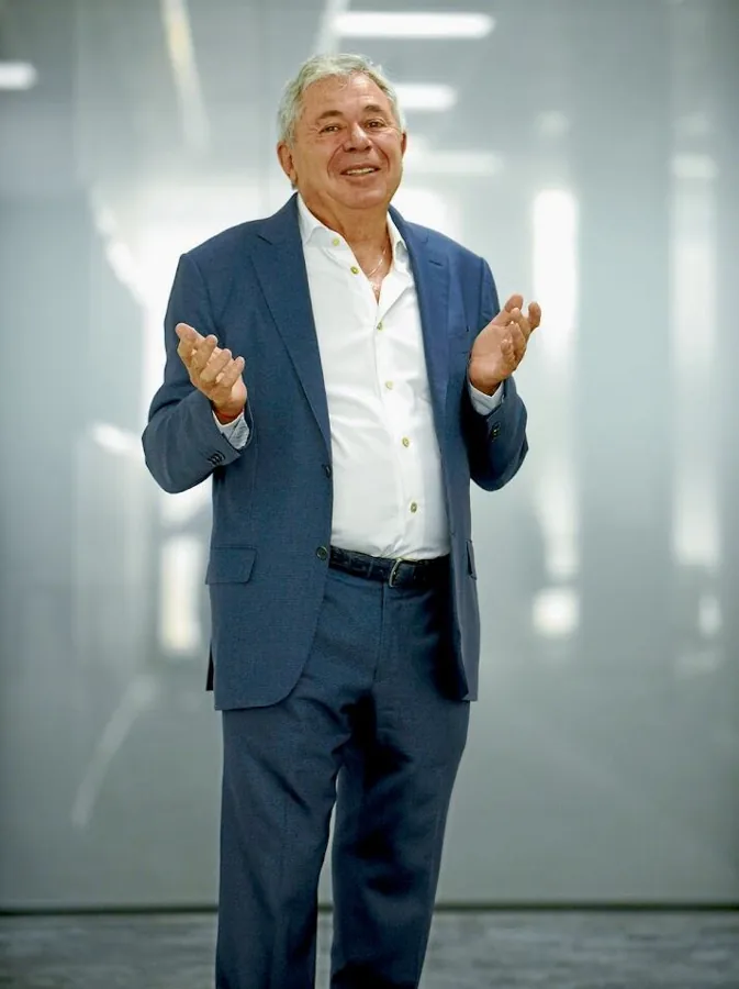 Portrait of Brian Joffe.