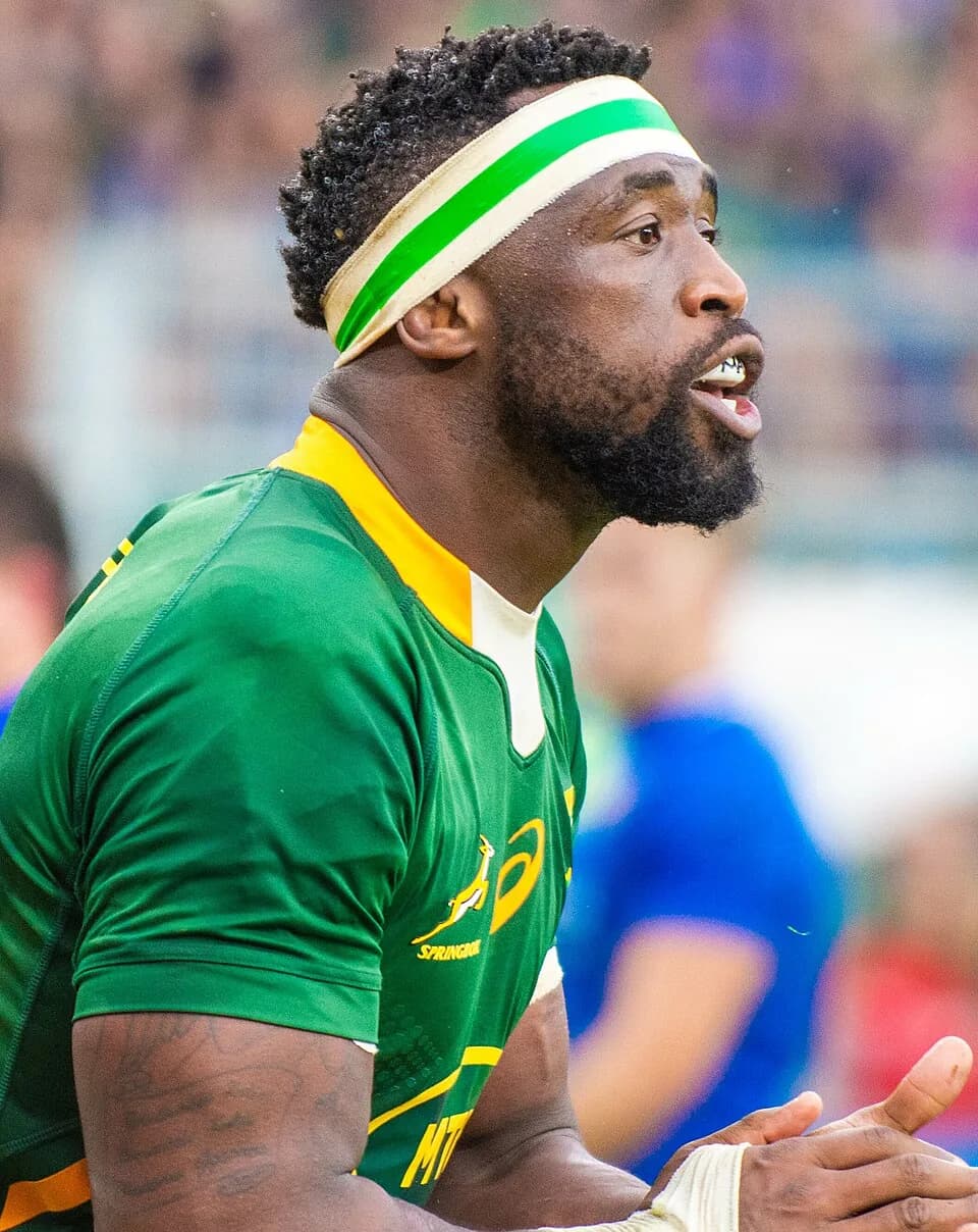 Siya Kolisi playing for South Africa in 2022